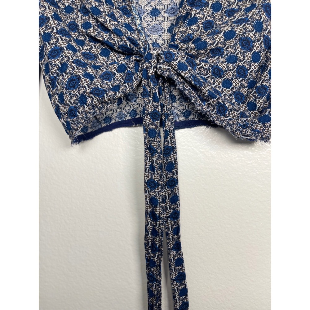 Forever 21 Blue White Medallion Print Tie Front Crop Top Bell Sleeve Boho Small - Picture 9 of 11